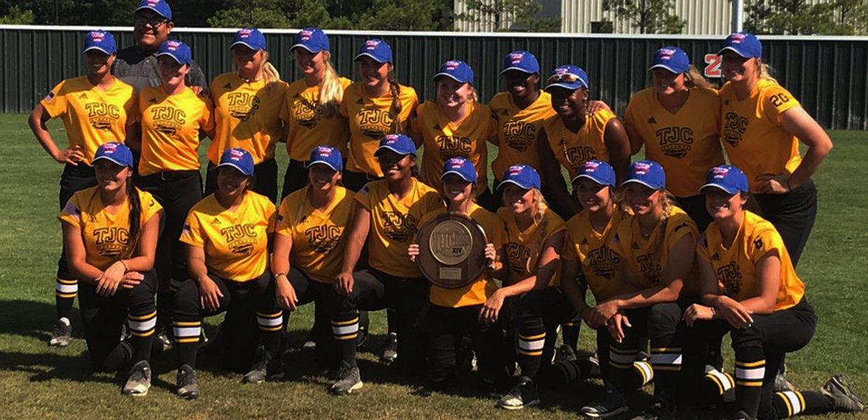 Softball captures Region XIV Tournament Title