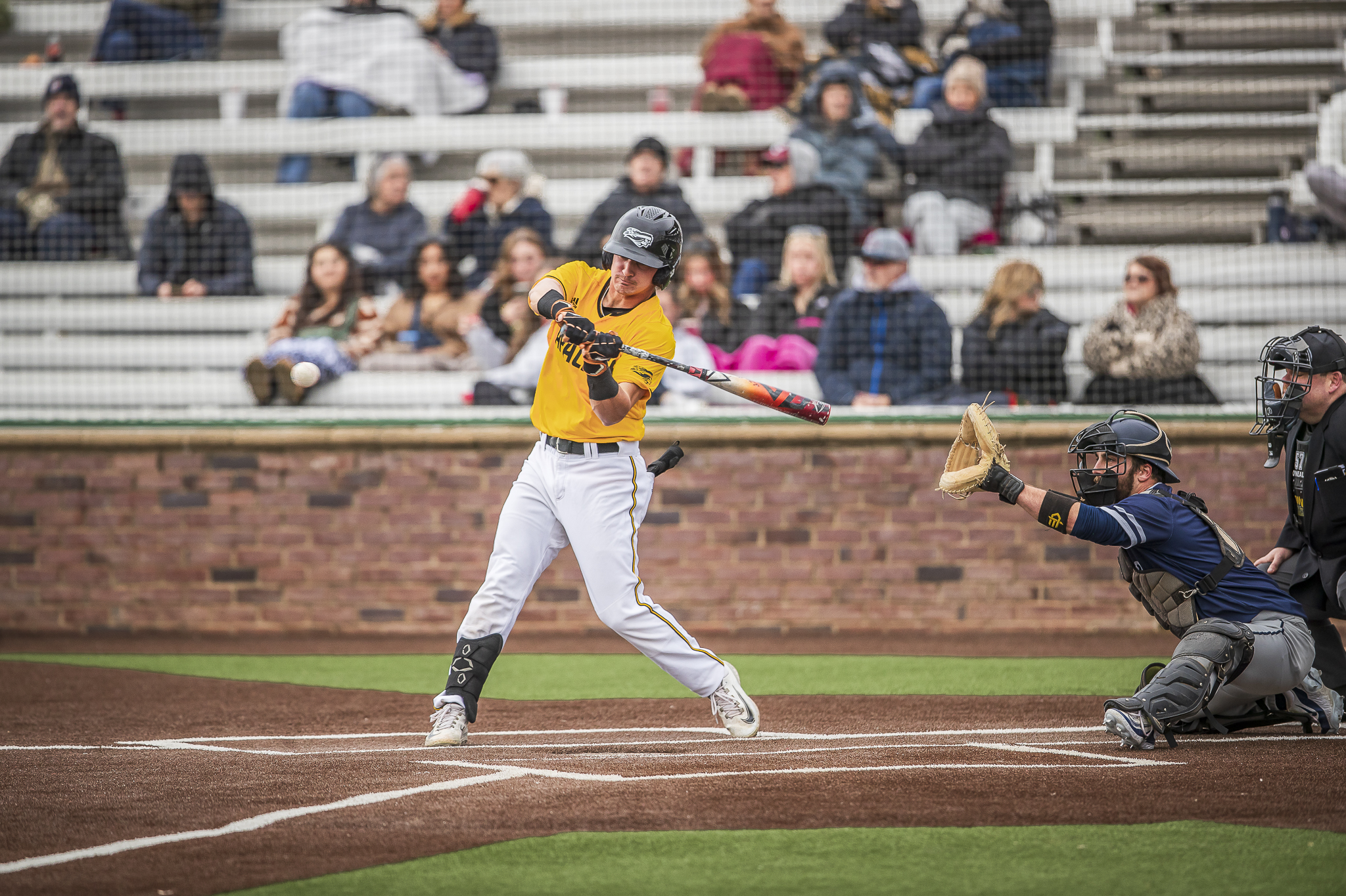 Strong Start for Apaches in Weekend Series Victory