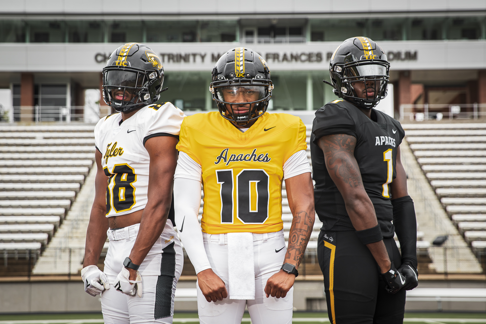 Apaches Open 2024 Football Season Thursday at Dodge City
