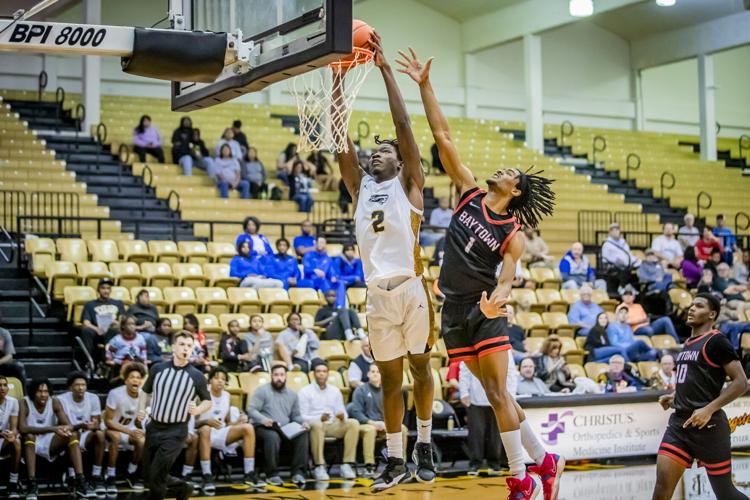 Men fall to Lee College, 80-73