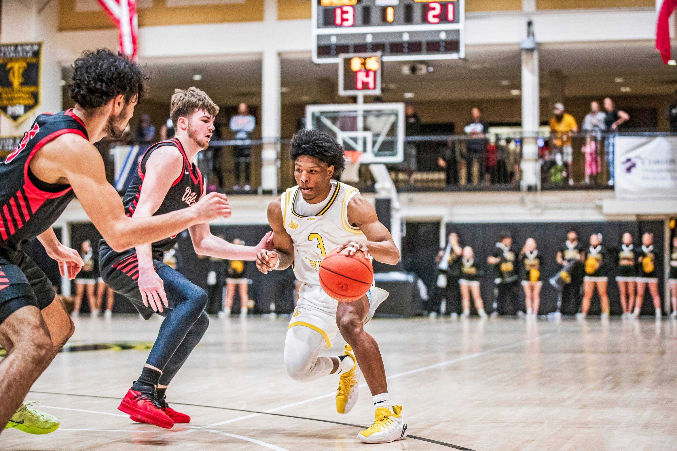 Apaches Fall in Baytown