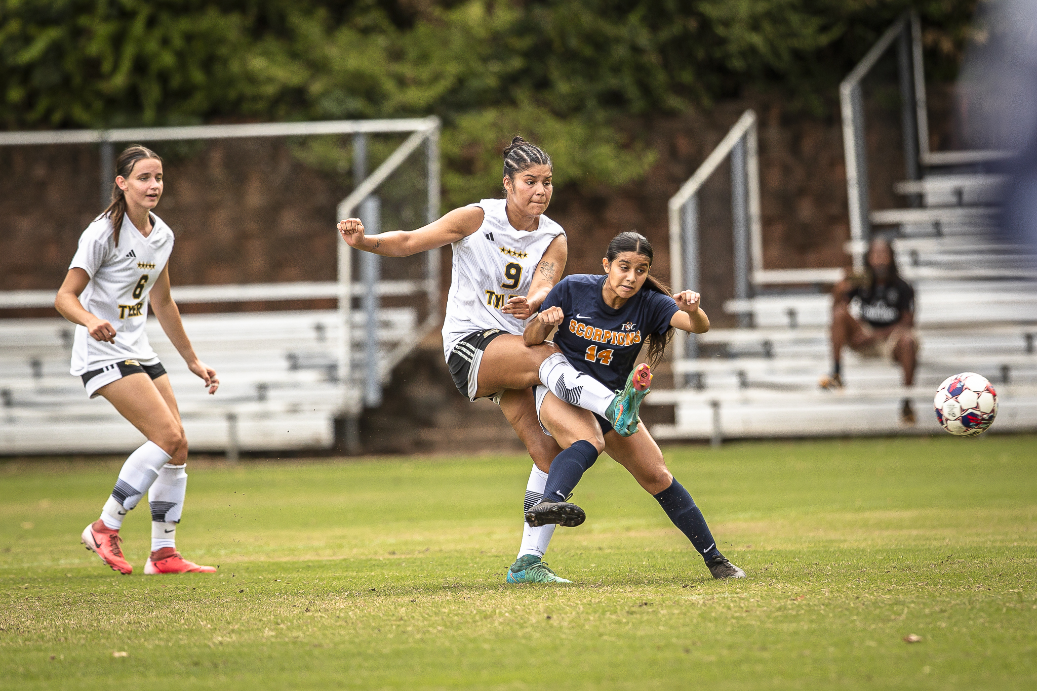 #4 Women stay perfect in victory over Texas Southmost