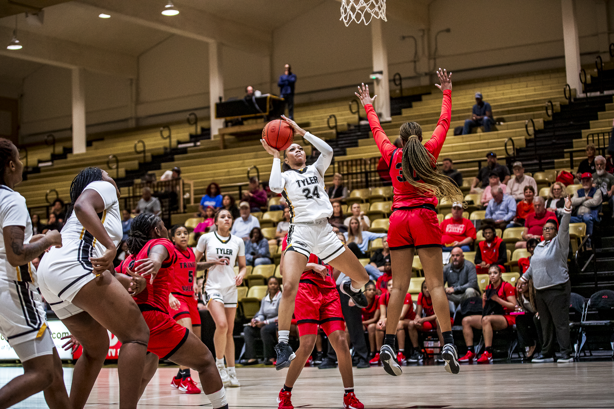 Women's Basketball Falls Short Despite Strong Effort