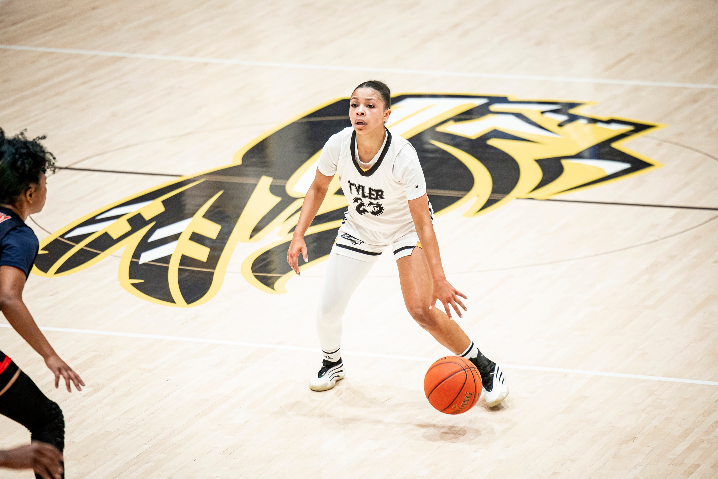 Apaches Roll at Home Against Coastal Bend