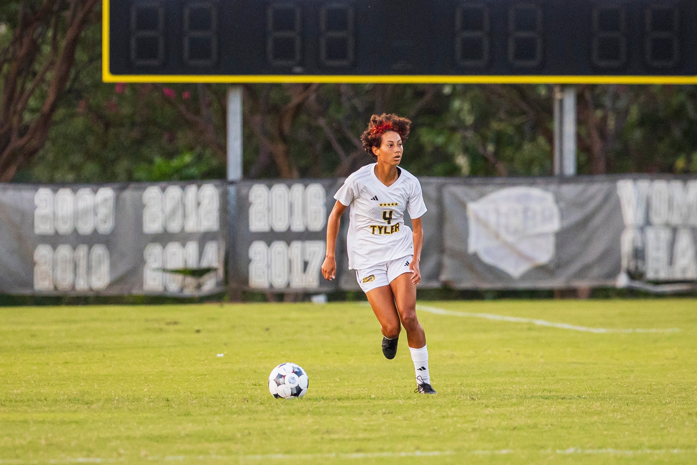 Apaches Play to 2-2 Draw with Cardinals